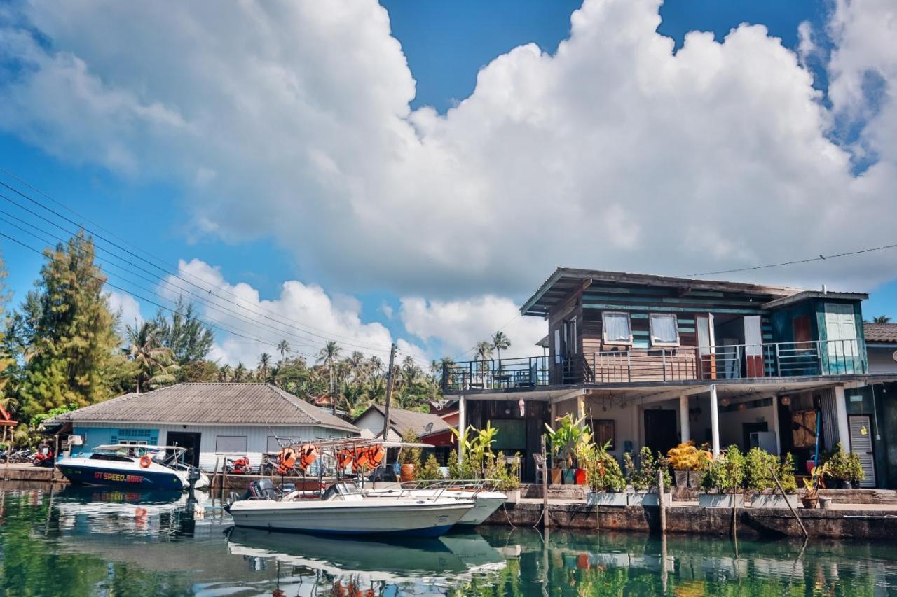 Baan Rabieng Talay Homestayบ้านระเบียงทะเล โฮมสเตย์เกาะกูด Ko Kut Exteriér fotografie